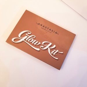 Anastasia Beverly Hills Ultimate Glow Kit
